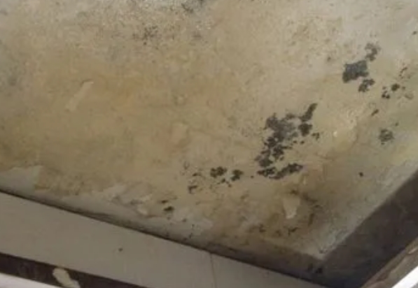 余庆阳台漏水维修公司分享下余庆卫生间渗水维修需要注意哪些问题。